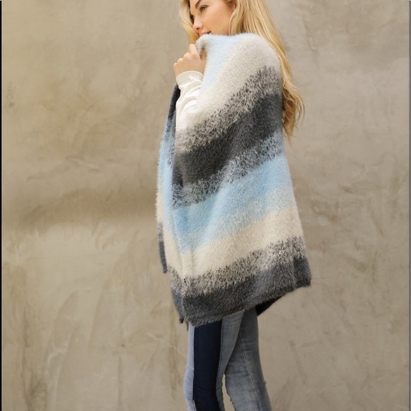 Gorgeous Oversized Sweater - Picture 5 of 7